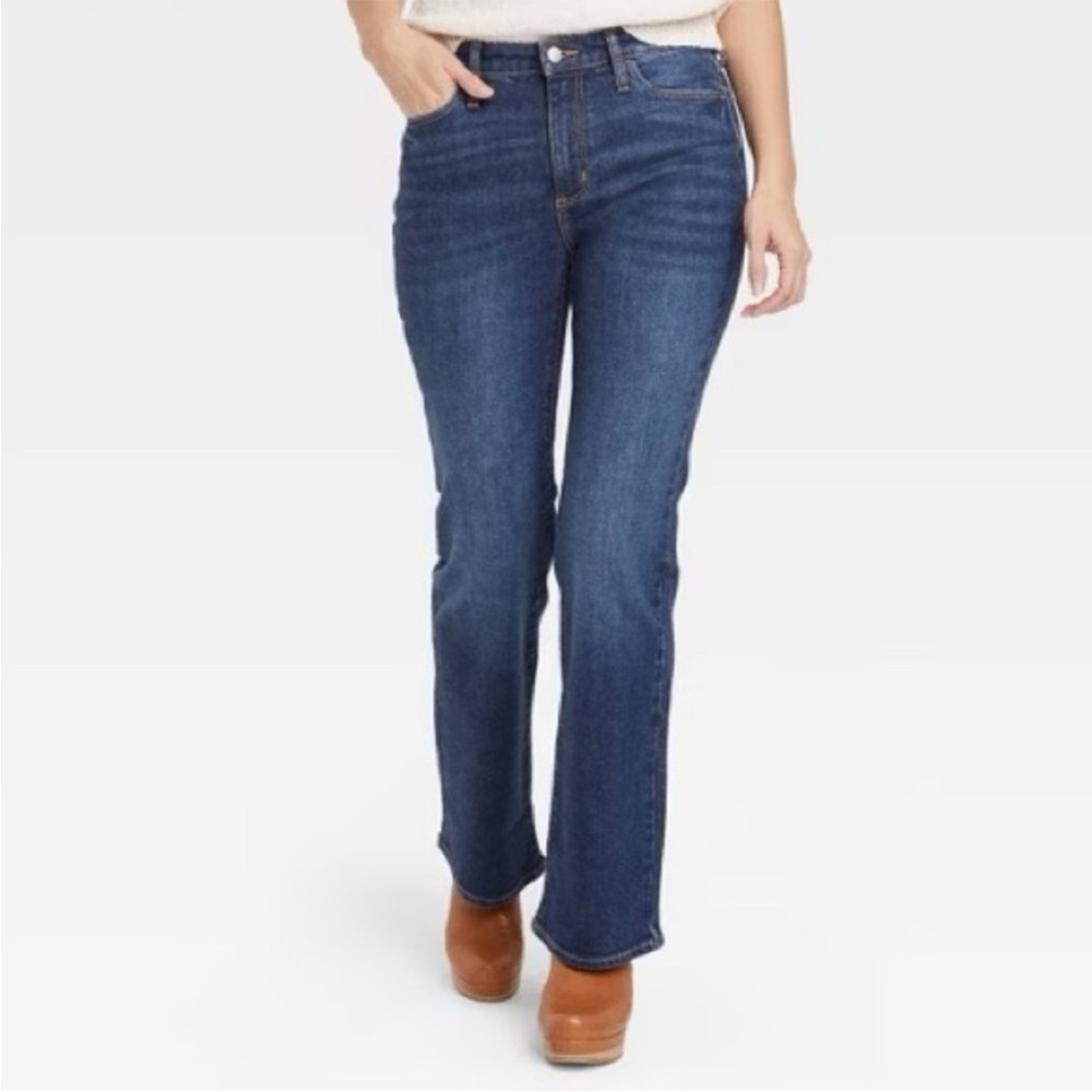 Universal Thread Vintage Bootcut High Rise Jeans in Medium Blue Wash
